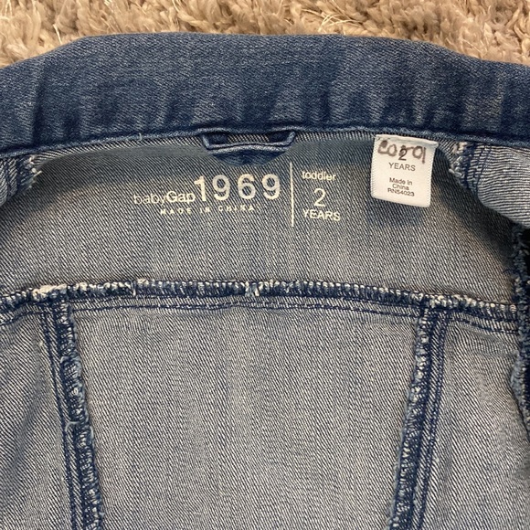 Gap Jean Jacket Unisex 2 year old - Picture 2 of 3